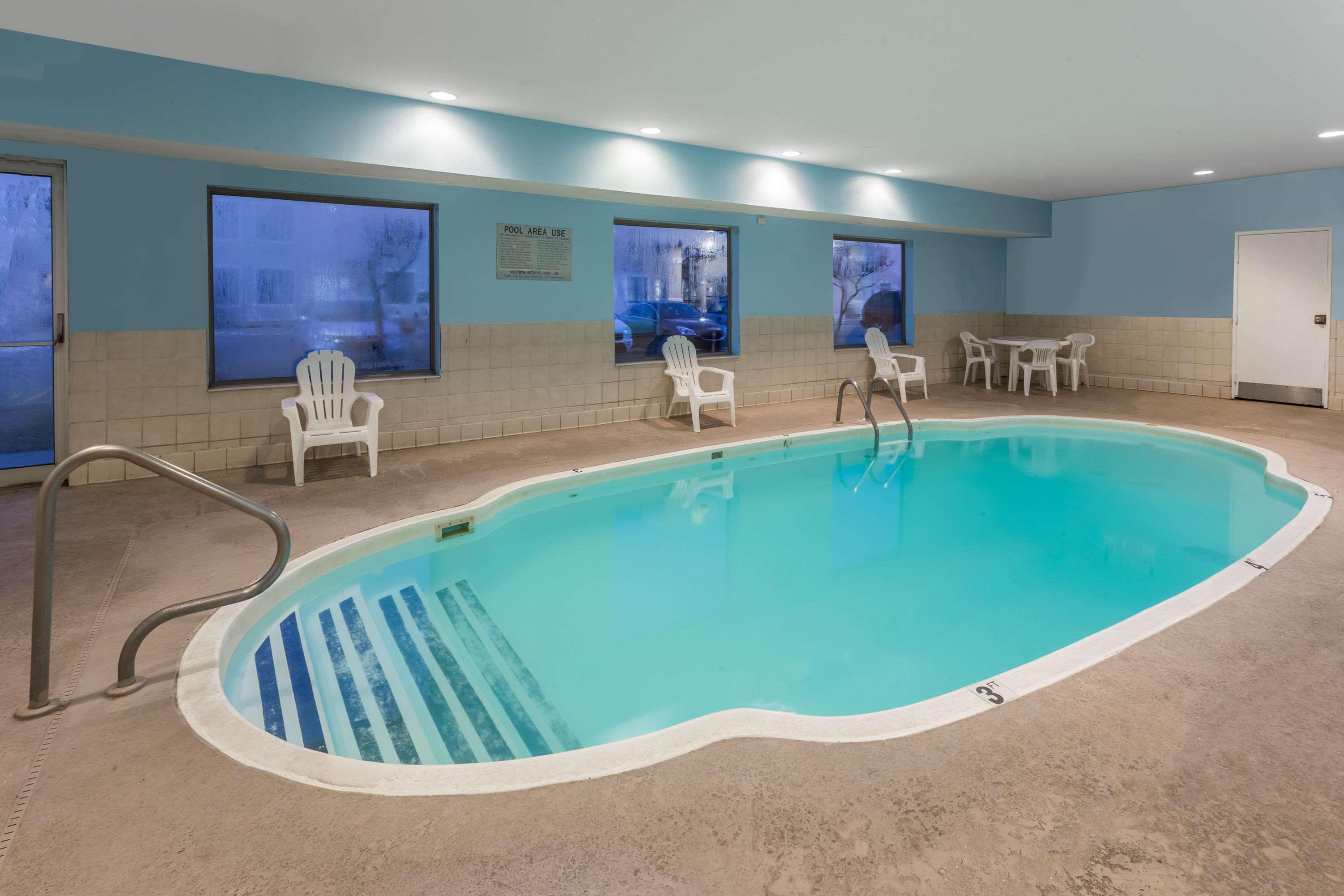 Baymont By Wyndham Anderson Hotel Екстериор снимка
