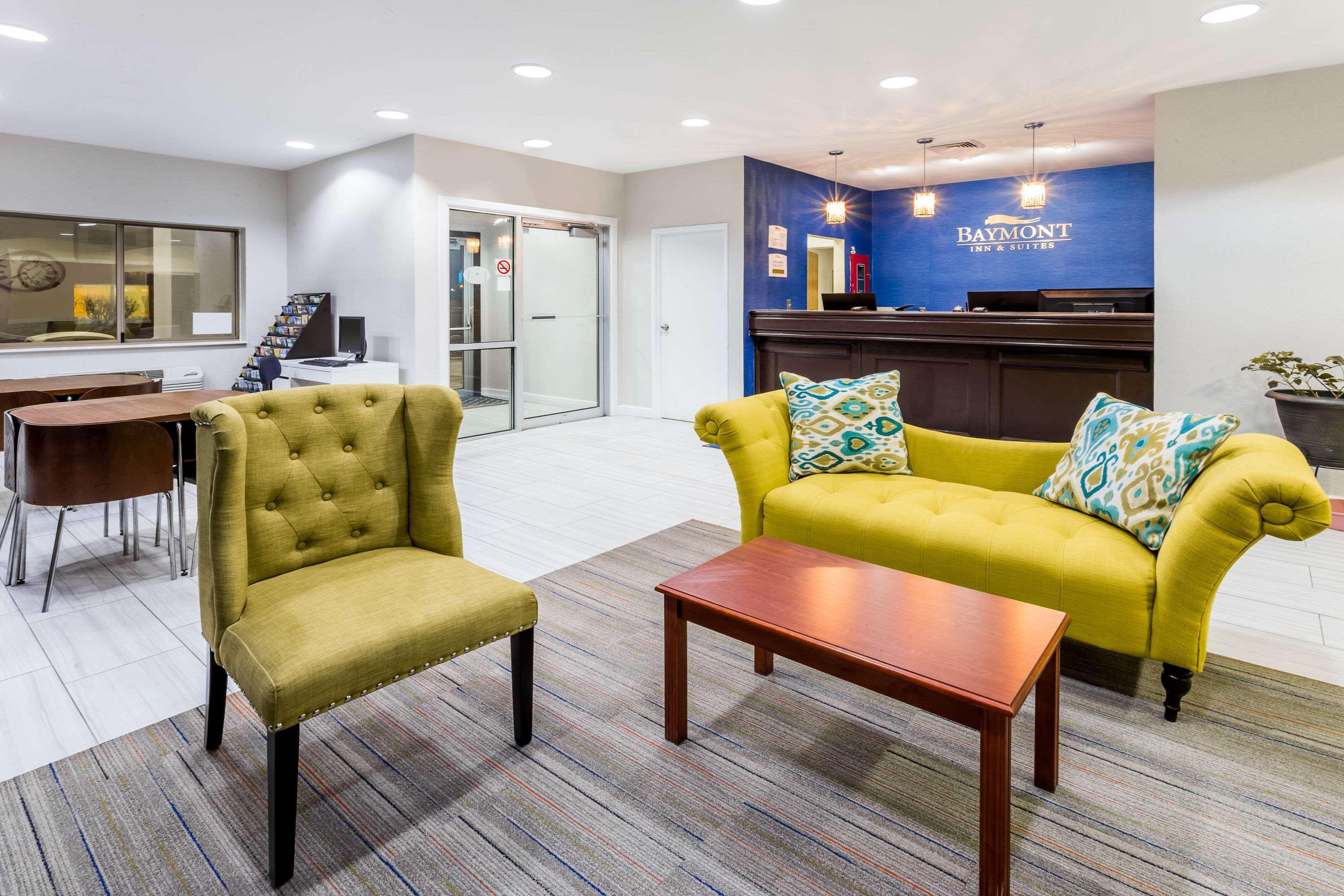Baymont By Wyndham Anderson Hotel Екстериор снимка